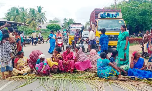 சாலை மறியல்