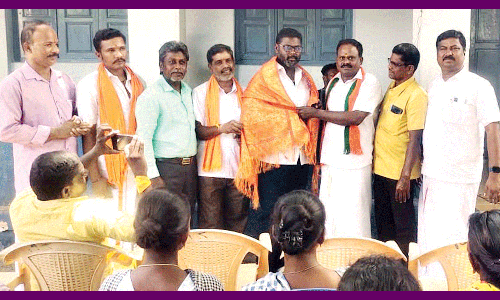 மாற்றுக் கட்சியினரை கவர்ந்த பிரதமர் மோடியின் மனதின் குரல் பேச்சு