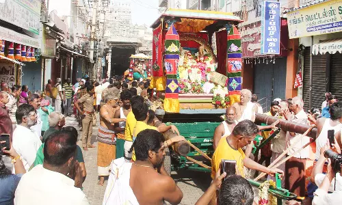 மதுரை சித்திரை திருவிழா:  நாளை மீனாட்சி-சுந்தரேசுவரர் திருக்கல்யாணம்
