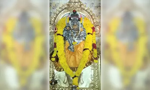 சமயபுரத்து மாரியம்மனுக்கு சிறப்பு அலங்காரம்