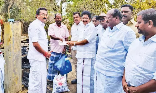 தீ விபத்தில் வீடு இழந்தவருக்கு நிவாரணம் வழங்கல்