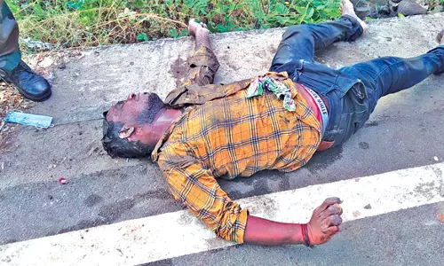 மேட்டூர் அனல் மின் நிலையம் அருகேஅடையாளம் தெரியாத ஆண் பிணம் மீட்பு