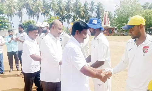 பாண்டமங்கலத்தில்கிரிக்கெட் போட்டி தொடக்க விழா