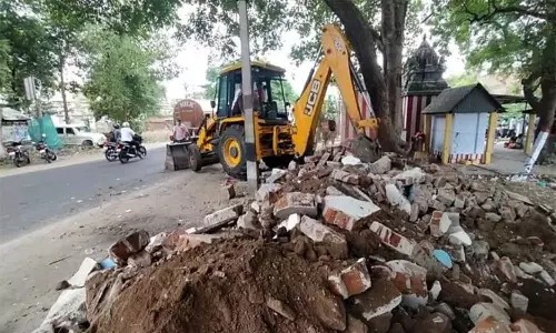 2-வது நாளாக ஆக்கிரமிப்புகள் அகற்றம்