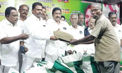 காங்கிரஸ்-தி.மு.க. ஆட்சியிலேயே தொழிலாளர் உரிமைகள் மறுக்கப்பட்டது