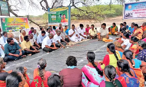 விளாத்திகுளம் ஊராட்சியில் மரக்கன்றுகள் அதிகம் நடுவதற்கு மக்கள் முன்வர வேண்டும்- மார்க்கண்டேயன் எம்.எல்.ஏ. பேச்சு