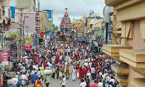 திருவள்ளூர் வீரராகவ பெருமாள் கோவில் தேரோட்டம்: திரளான பக்தர்கள் பங்கேற்பு