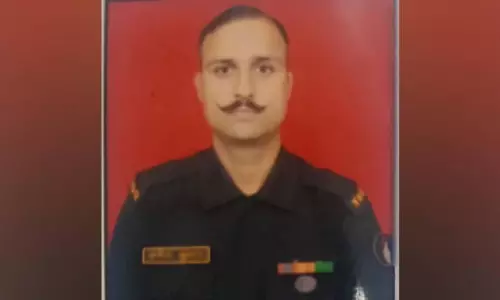 அசாமில் துப்பாக்கிச்சூட்டின்போது நடந்த குண்டுவெடிப்பில் சிக்கி ராணுவ வீரர் உயிரிழப்பு