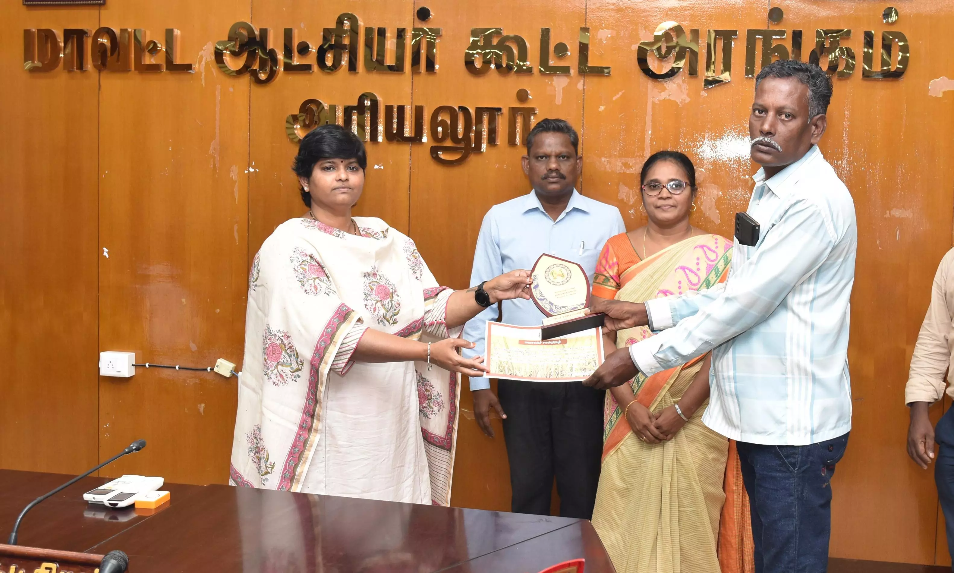 வேளாண் பட்டாக்களை முழுமையாக கணினியில் பதிவேற்றம் வேளாண் பட்டாக்களை முழுமையாக கணினியில் பதிவேற்றம்