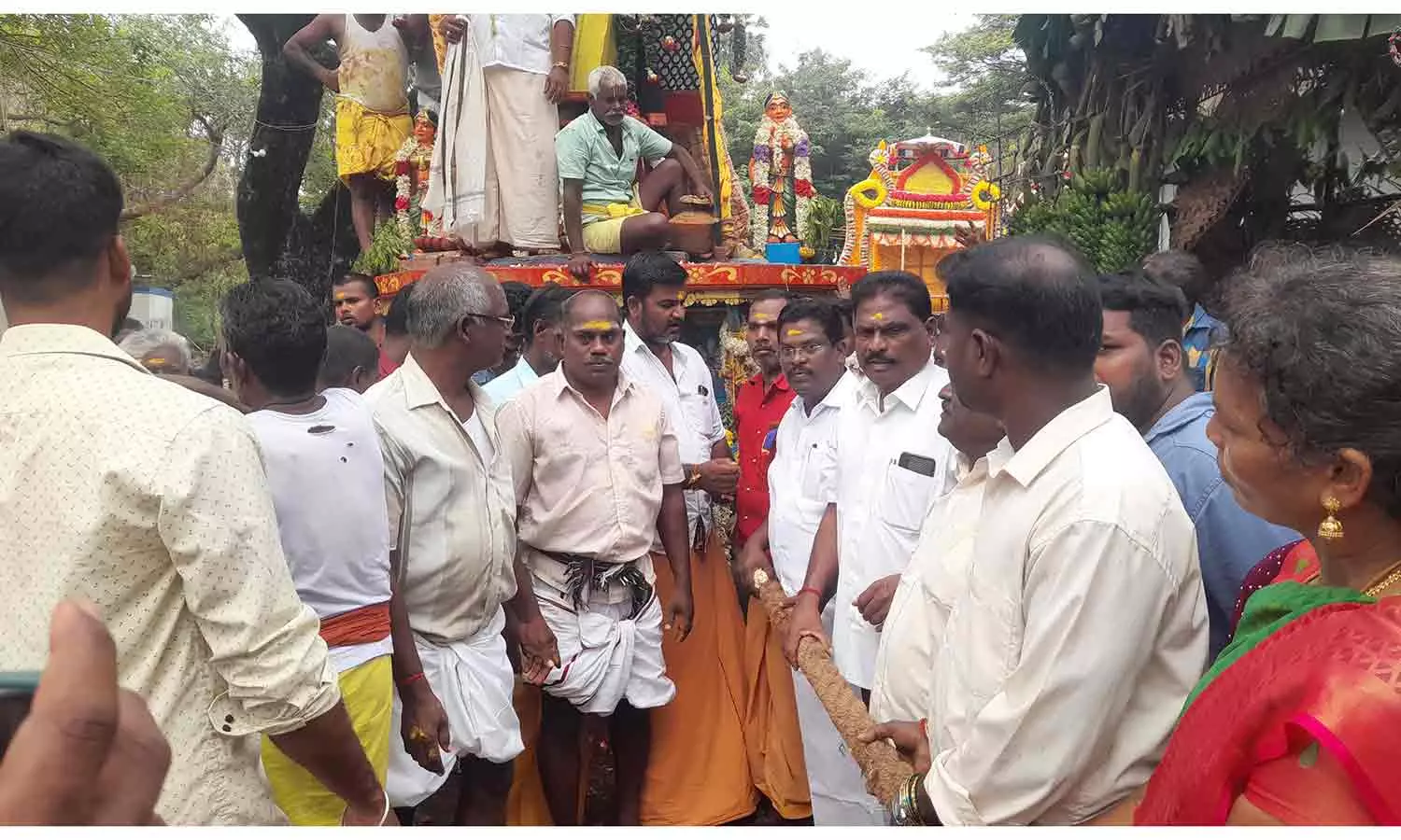 கூத்தாண்டவர் கோவில் தேரோட்டம் கூத்தாண்டவர் கோவில் தேரோட்டம்