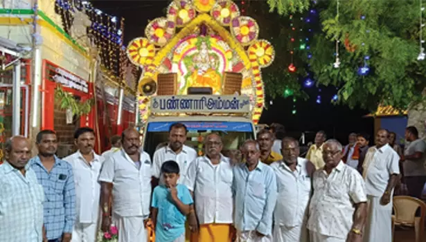 மகுடஞ்சாவடியில் மாரியம்மன் கோவில் தேர்த் திருவிழா மகுடஞ்சாவடியில் மாரியம்மன் கோவில் தேர்த் திருவிழா