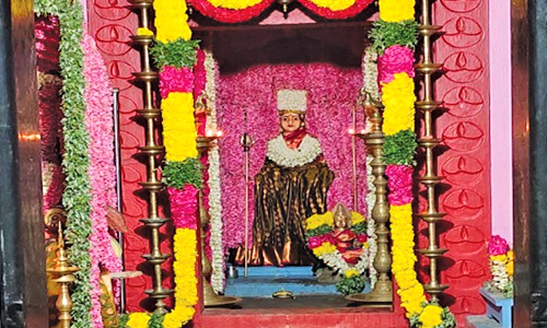 பரமன்குறிச்சி வட்டன்விளை முத்தாரம்மன் கோவில் கொடை விழாவில் இன்று நள்ளிரவு பக்தர்கள் பூக்குழி இறங்கும் நிகழ்ச்சி