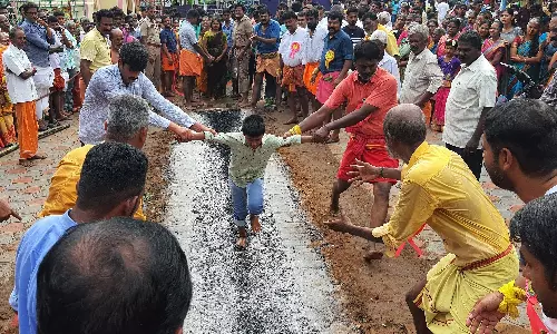தாளியூர் மாகாளியம்மன் கோவிலில் குண்டம் திருவிழா