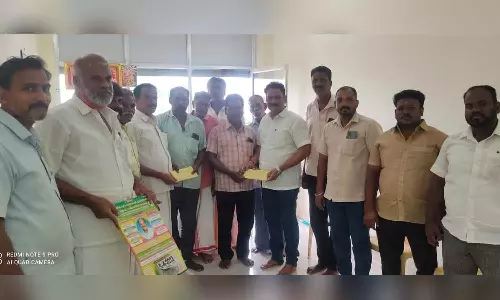 வியாபாரிகள் நலச்சங்கம் சார்பில் நிதி உதவி