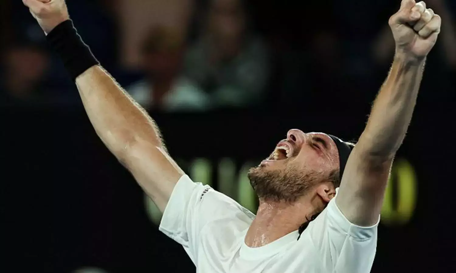 மாட்ரிட் ஓபன் டென்னிஸ் - சிட்சிபாஸ், ஸ்டர்ப் காலிறுதிக்கு முன்னேறினர்