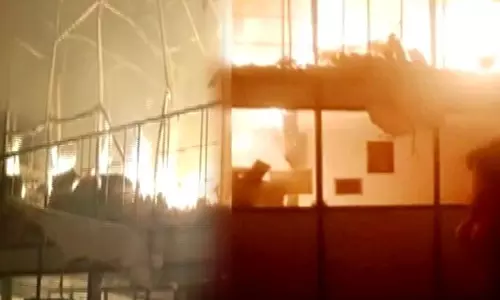 ஆம்னி பேருந்து அலுவலகத்தில் பயங்கர தீ விபத்து