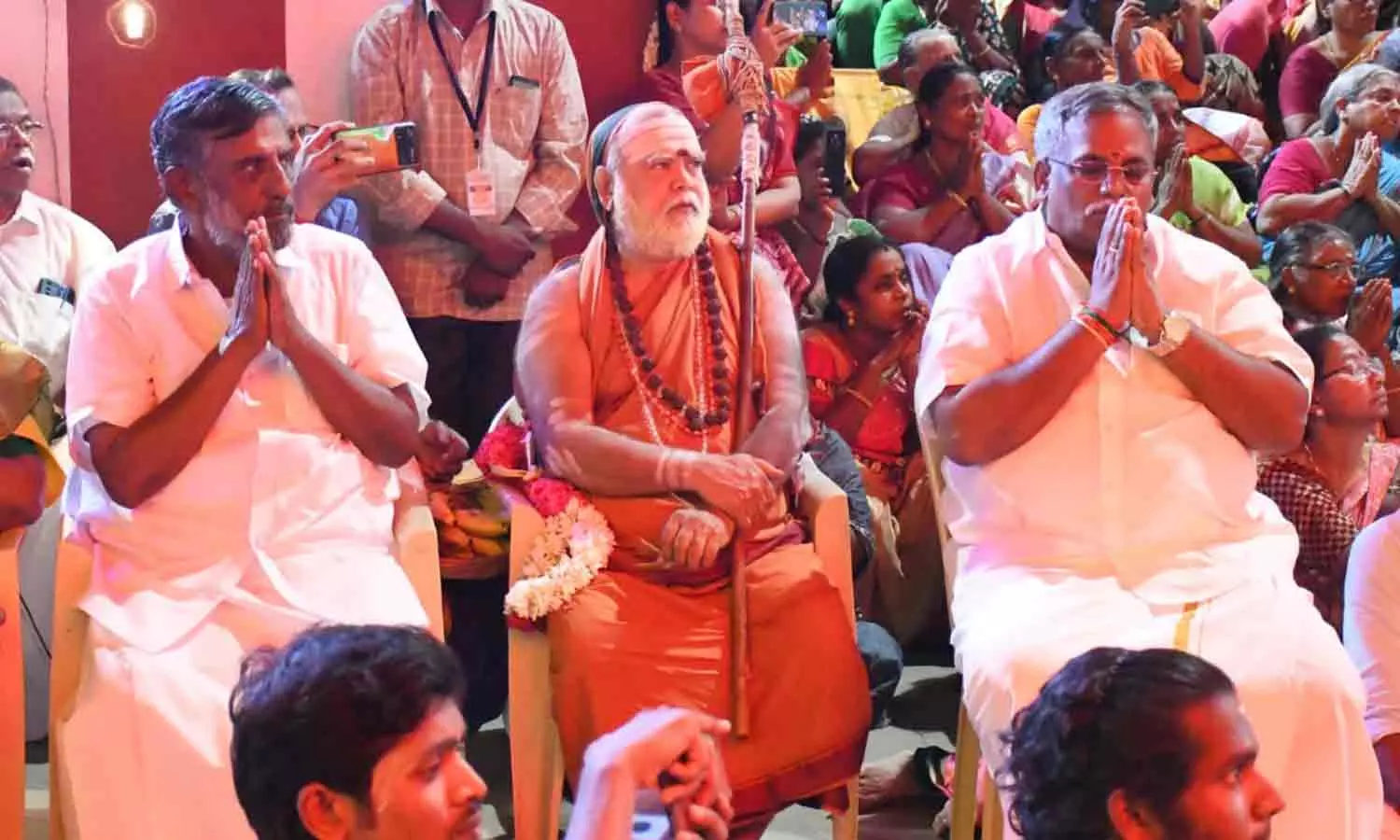 புஷ்கரணி நிறைவு விழா குழுவினருக்கு அமைச்சர் தேனீ.ஜெயக்குமார் பாராட்டு புஷ்கரணி நிறைவு விழா குழுவினருக்கு அமைச்சர் தேனீ.ஜெயக்குமார் பாராட்டு