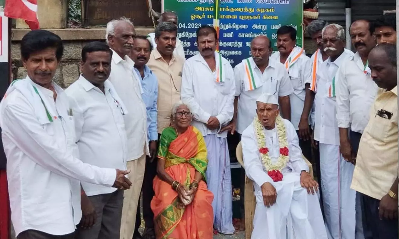 103 வயதான சுதந்திர போராட்ட தியாகி ஐ.என்.டி.யு.சி.கொடியை ஏற்றி வைத்தார்