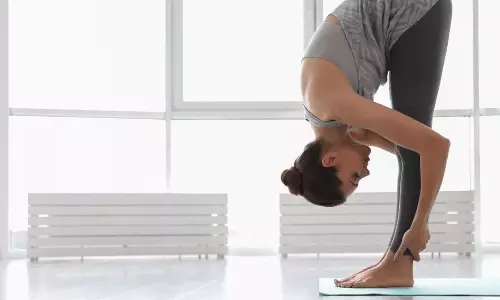 கழுத்து வலியை போக்க உதவும் உத்தானாசனம்