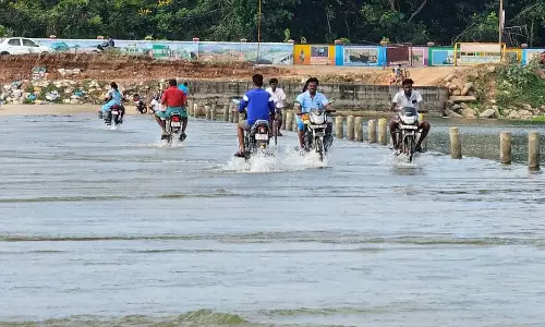 தென்பெண்ணையாறு படுகை அணை நிரம்பி வழிகிறது
