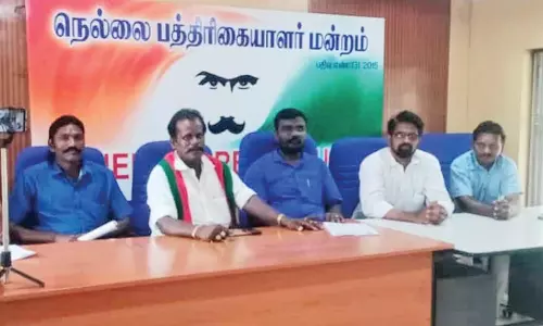 பாளையில் 7 மாதமாக கிடப்பில் போடப்பட்டுள்ள குடிசை மாற்று வாரிய வீடுகள் கட்டும் பணியை உடனே தொடங்க வேண்டும்- ஆதிதமிழர் பேரவை வலியுறுத்தல்