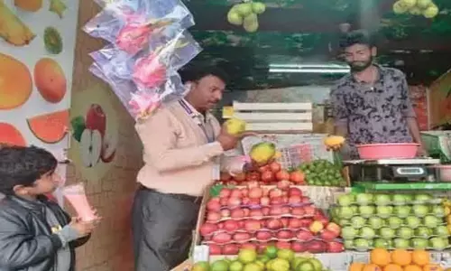 கோத்தகிரியில் ரசாயனம் மூலம் பழுக்க வைக்கப்பட்ட 4½ கிலோ மாம்பழங்கள் பறிமுதல்