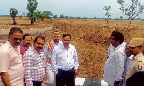 வாய்க்கால் தூர்வாரும் பணிகளை கலெக்டர் ஆய்வு