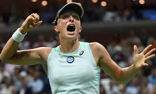 மாட்ரிட் ஓபன் டென்னிஸ் - அரையிறுதிக்கு முன்னேறினார் ஸ்வியாடெக், சக்காரி