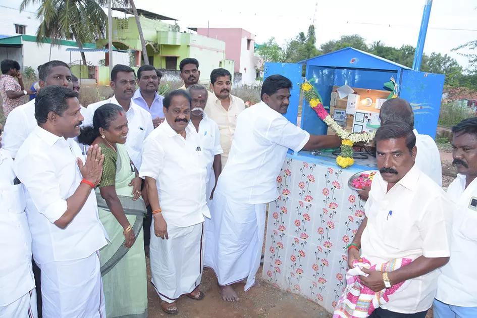 குளியல் தொட்டியை திறப்பு