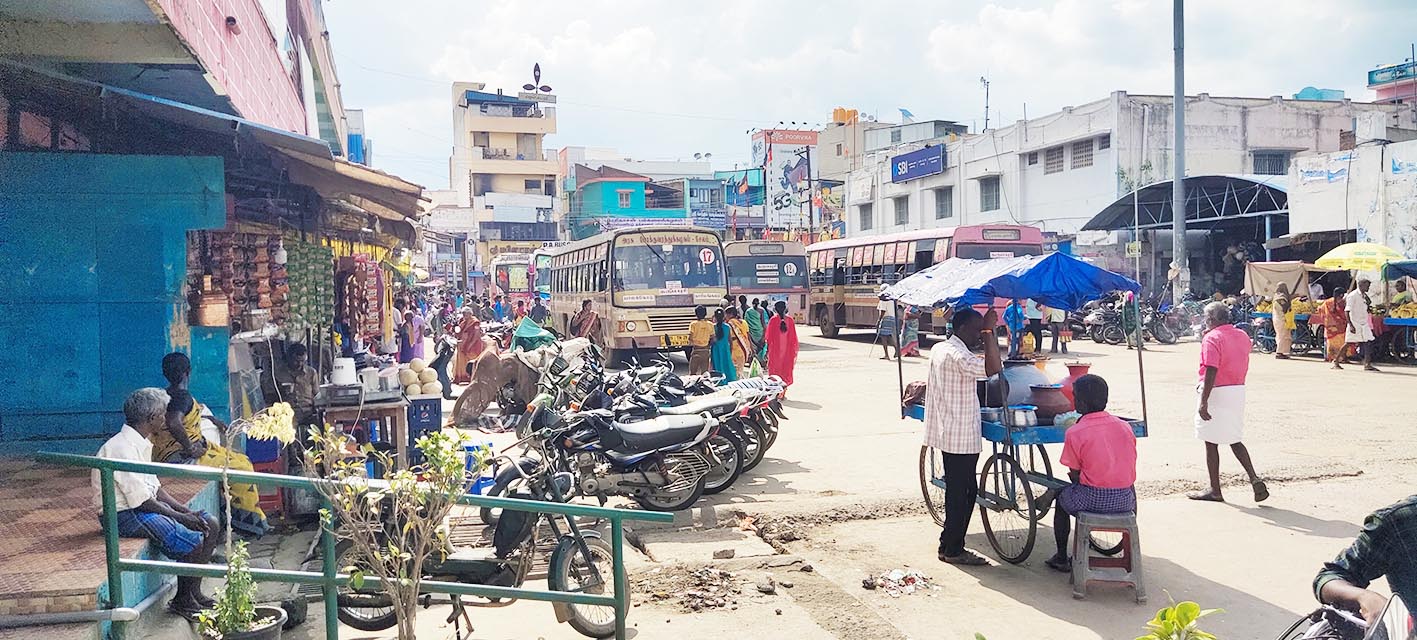 பாலக்கோடு பேருந்து நிலையத்தில் ஆக்கிரமிப்புக்களால் பயணிகள் அவதி பாலக்கோடு பேருந்து நிலையத்தில் ஆக்கிரமிப்புக்களால் பயணிகள் அவதி