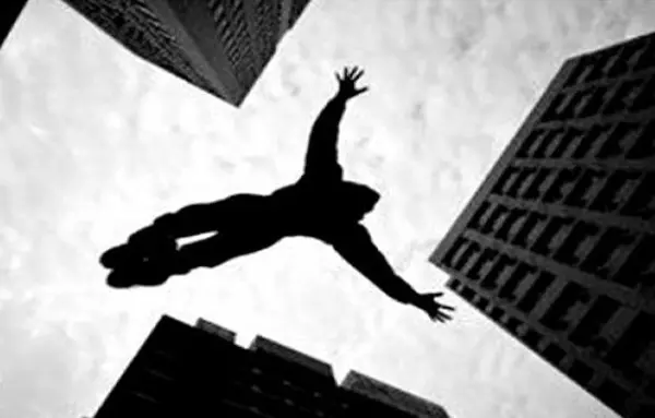 கட்டிட வேலையின் போது தவறி விழுந்து மேஸ்திரி சாவு கட்டிட வேலையின் போது தவறி விழுந்து மேஸ்திரி சாவு