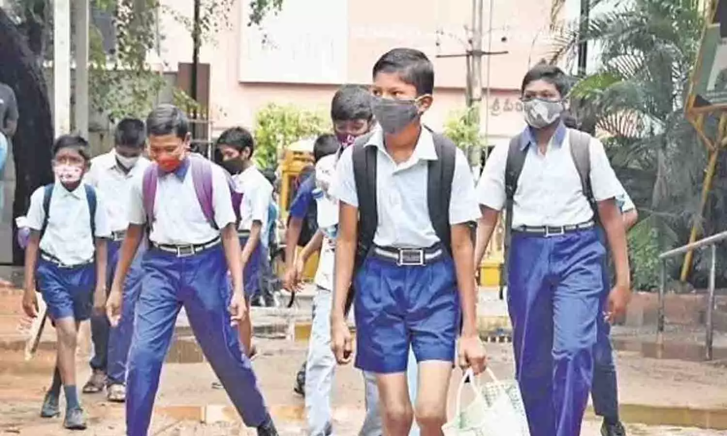 மாணவர்களிடையே நிகழும் மாற்றங்கள் - ஆசிரியர்கள் கண்காணிக்க நீதிபதி வேண்டுகோள் மாணவர்களிடையே நிகழும் மாற்றங்கள் - ஆசிரியர்கள் கண்காணிக்க நீதிபதி வேண்டுகோள்