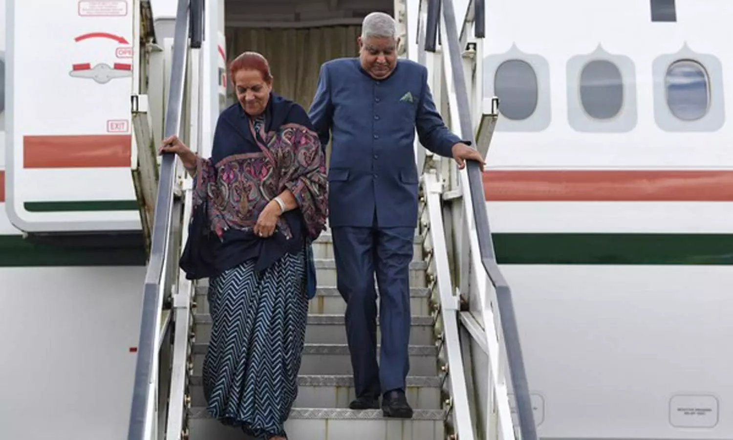 மன்னர் மூன்றாம் சார்லஸ் முடிசூட்டு விழா - லண்டன் சென்றடைந்தார் துணை ஜனாதிபதி