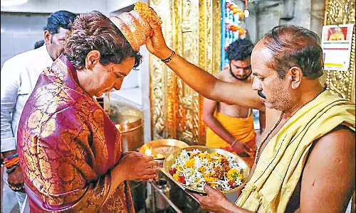 பா.ஜனதா அரசின் ஊழல் கொள்கையால் அத்தியாவசிய பொருட்களின் விலை உயர்வு: பிரியங்கா காந்தி