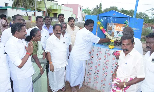 குளியல் தொட்டியை திறப்பு