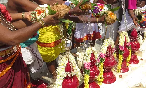 பூந்தமல்லி ஊத்துக்காட்டு எல்லையம்மன் கோவில் கும்பாபிஷேகம்: ஆயிரக்கணக்கான பக்தர்கள் சாமி தரிசனம்