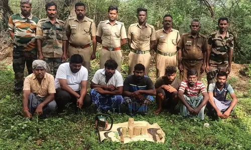 கோவையில் சந்தன மரத்தை வெட்டி கடத்த முயன்ற 7 பேருக்கு ரூ.1 லட்சம் அபராதம்