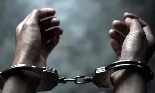 தகராறில் ஈடுபட்ட சிறுவன் உள்பட 2 பேர் கைது