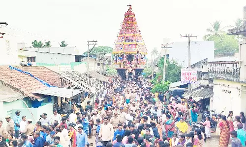 கடலூர் திருவந்திபுரம் தேவநாதசுவாமி கோவில் தேரோட்டம் - திரளான பக்தர்கள் வடம் பிடித்து இழுத்தனர்