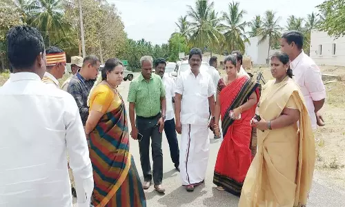 திருப்பத்தூர்-வாணியம்பாடி சாலையை சீரமைக்க வேண்டும்