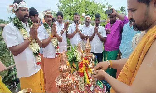 ராதா-ருக்மணி கோவில் கும்பாபிஷேகம்