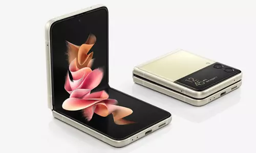 சாம்சங் கேலக்ஸி Z ஃப்ளிப் 3 மாடலுக்கு 50 சதவீதம் தள்ளுபடி - ப்ளிப்கார்ட் விலை எவ்வளவு தெரியுமா?