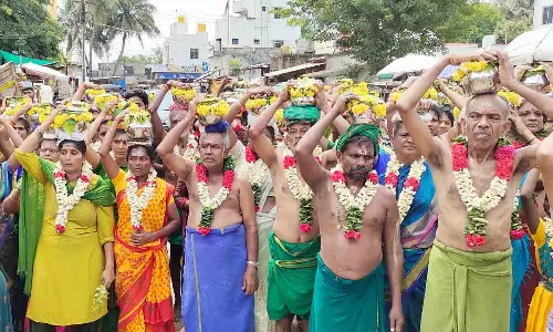 சித்ரா பவுர்ணமி: சிறுவாபுரி ஸ்ரீபாலசுப்ரமணிய சுவாமி திருக்கோவிலில் 30-ம் ஆண்டு பால்குட ஊர்வலம்