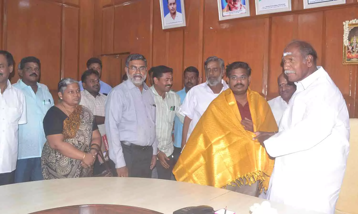 சூடானில் மீட்கப்பட்ட புதுவை என்ஜினீயர் முதல்-அமைச்சர் ரங்கசாமியுடன் சந்திப்பு