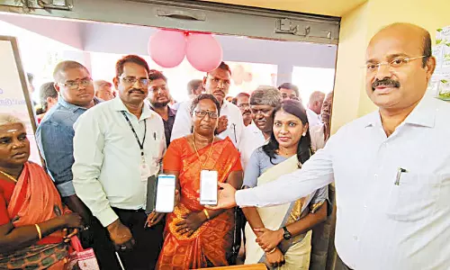 தமிழகத்தில் முதல் முறையாக காஞ்சிபுரத்தில் ரேஷன் கடைகளில் கியூ ஆர் கோடு மூலம் பணப்பரிவர்த்தனை