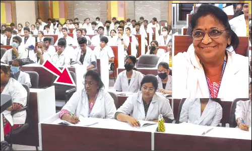 காரைக்கால் மருத்துவ கல்லூரியில் 63 வயதில் எம்.பி.பி.எஸ். படிக்கும் மூதாட்டி