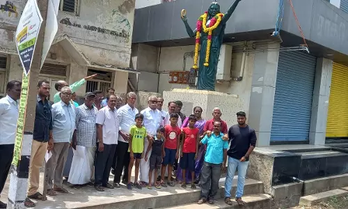 கண்ணகி சிலைக்கு மாலை அணிவிப்பு