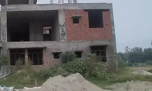 புதிய கட்டிட பணிகளை அதிகாரிகள் ஆய்வு