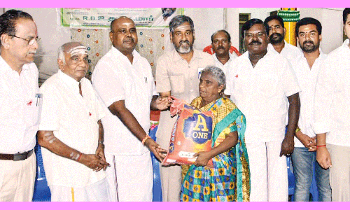 வைகை ஆற்றில் மூழ்கி பலியான  3 பேர் குடும்பத்திற்கு நிவாரணம் வழங்க வேண்டும்-ஆர்.பி.உதயகுமார்