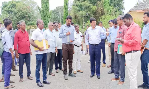 முதுநகர்ரெயில் நிலையத்தில் ரெயில்வே கோட்ட மேலாளர் நேரில் ஆய்வு